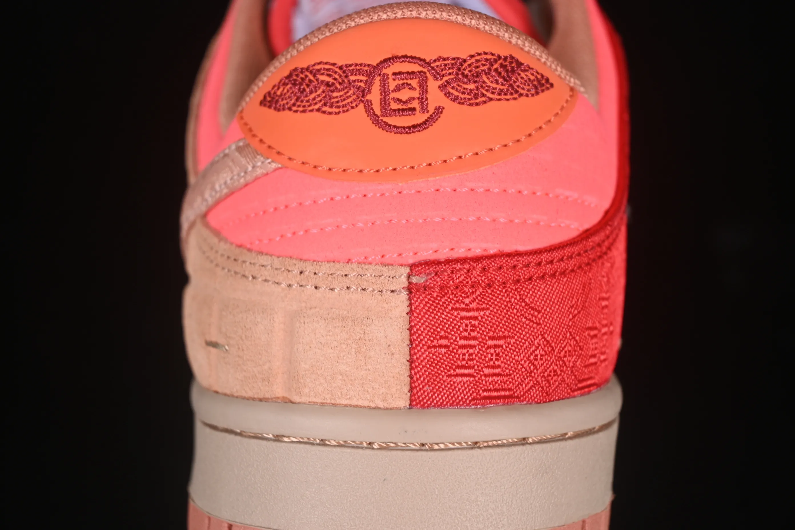 All categories Nk SB Dunk series Nk SB Dunk Low low-top sneakers K version Clot x Dunk Low "What The" joint model Yuanyang color SB low-top casual sneakers FN0316-999